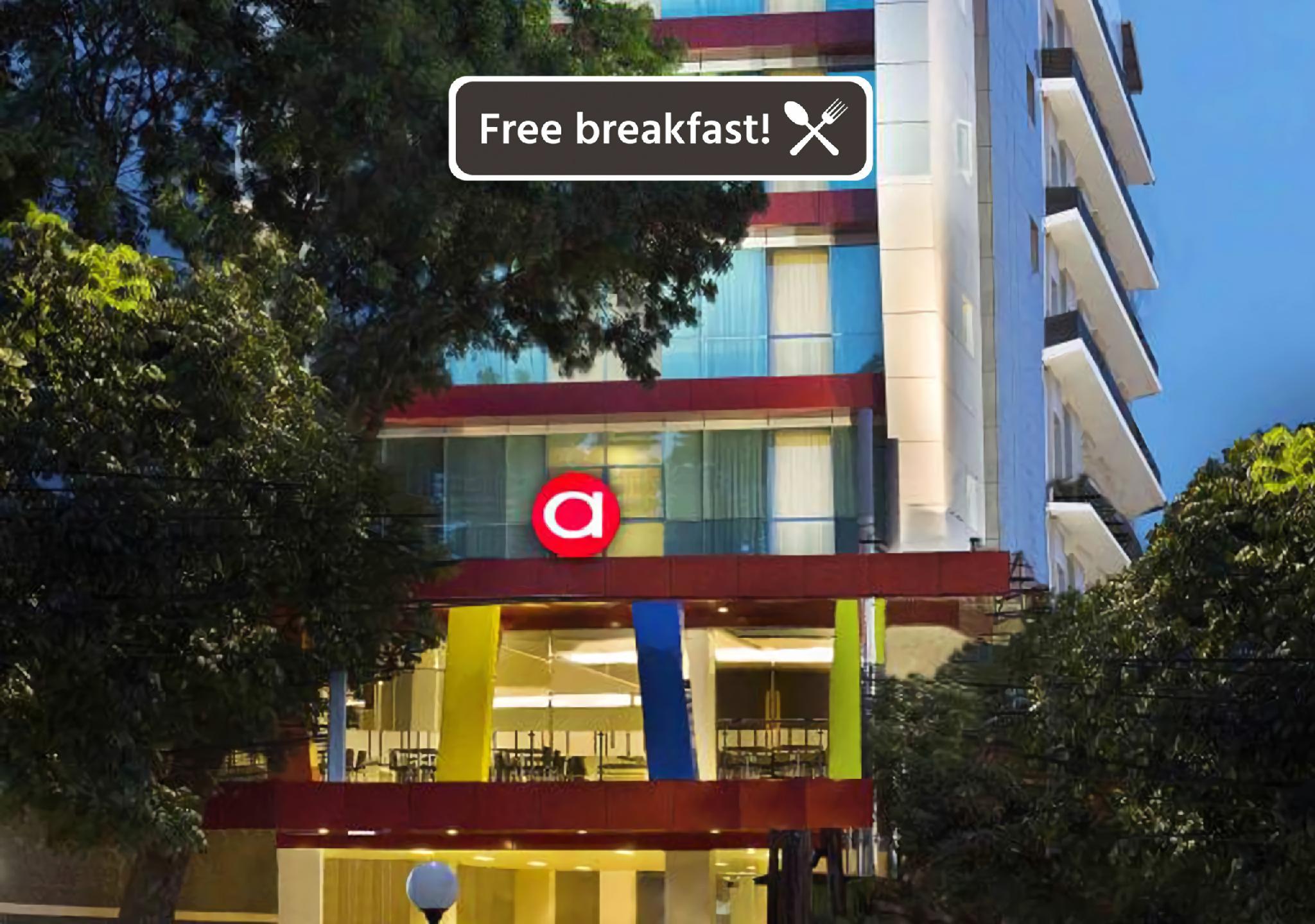 Amaris Hotel Cihampelas Bandung Exterior foto