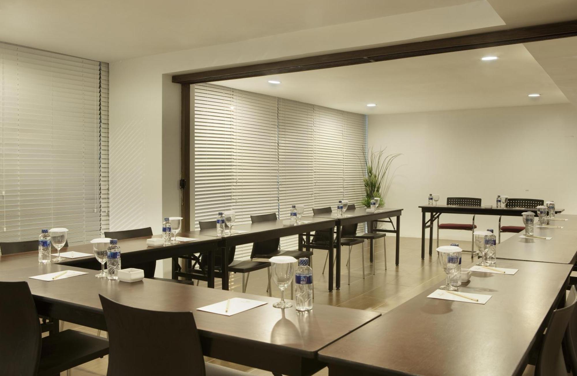 Amaris Hotel Cihampelas Bandung Negocio foto