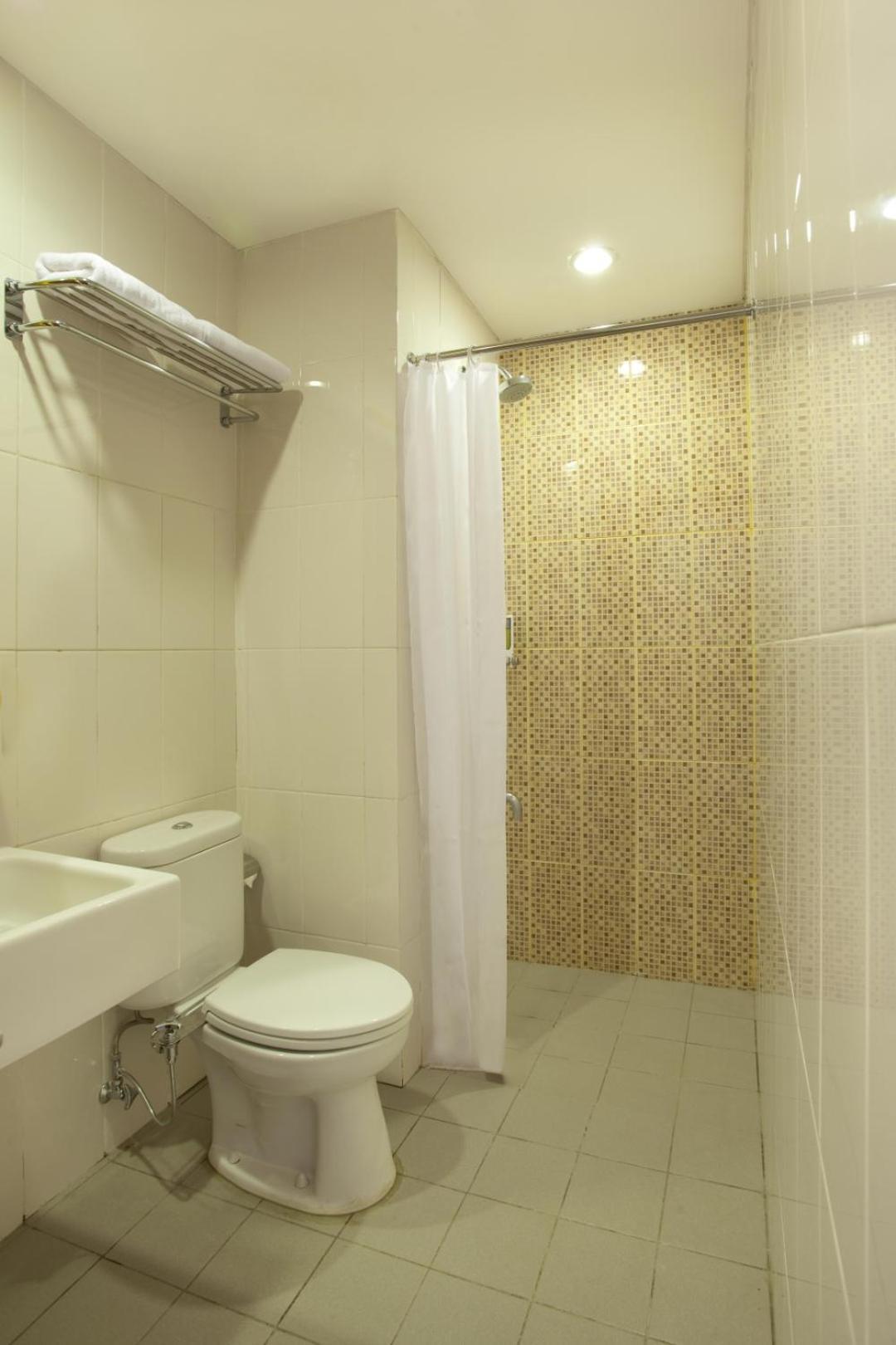 Amaris Hotel Cihampelas Bandung Exterior foto